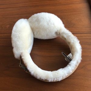 UGG - Suede Earmuff - brand new